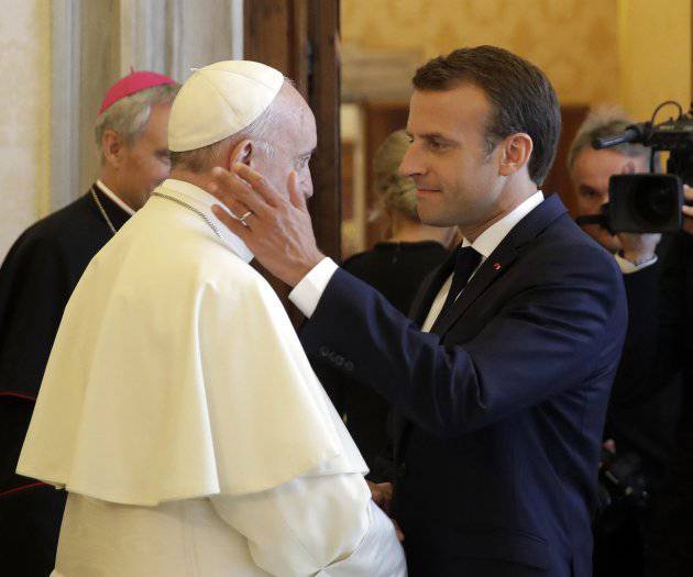 Papa Francesco, no a Salvini sì a Macron - Leggilo