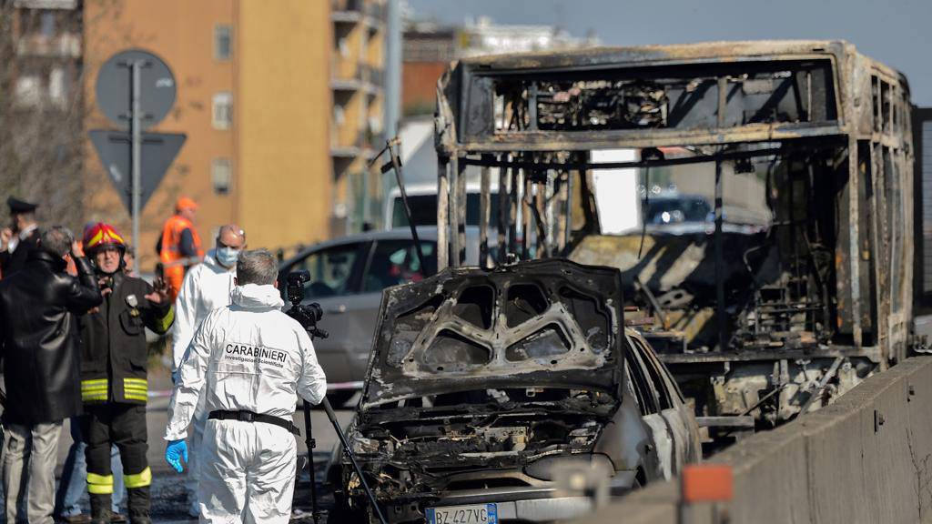 Scuola bus, i genitori chiedono un risarcimento - Leggilo