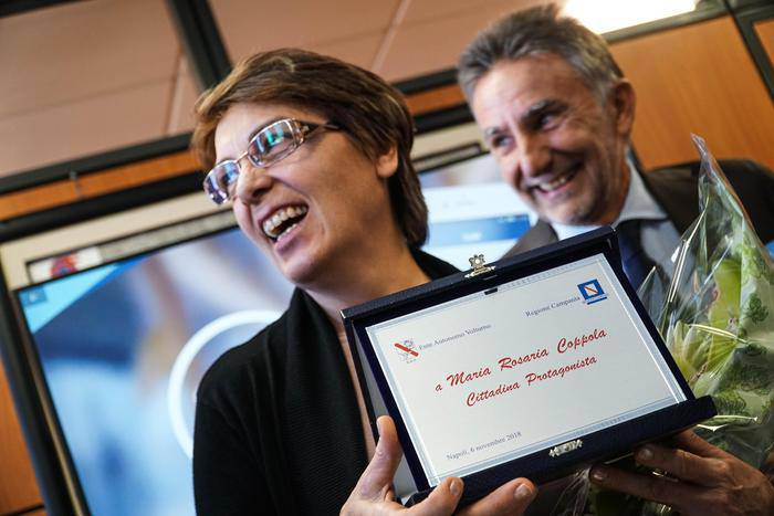 Maria Rosaria Coppola premiata, Difese un migrante 