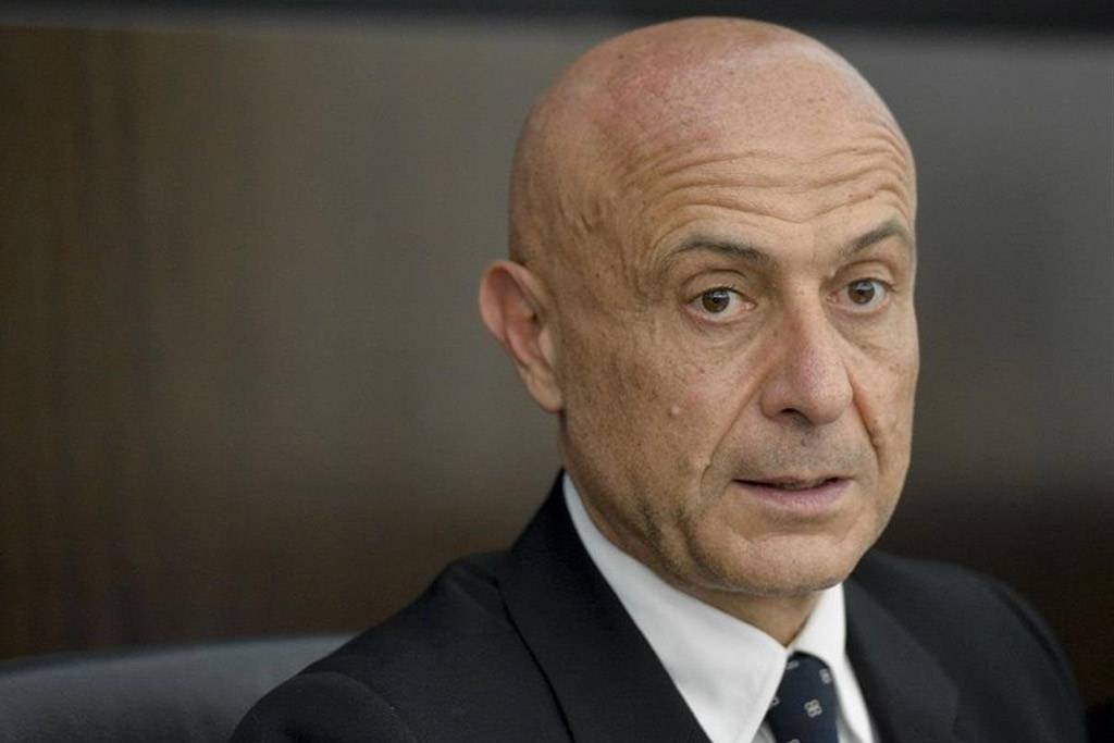 Marco Minniti contro il Governo - Leggilo