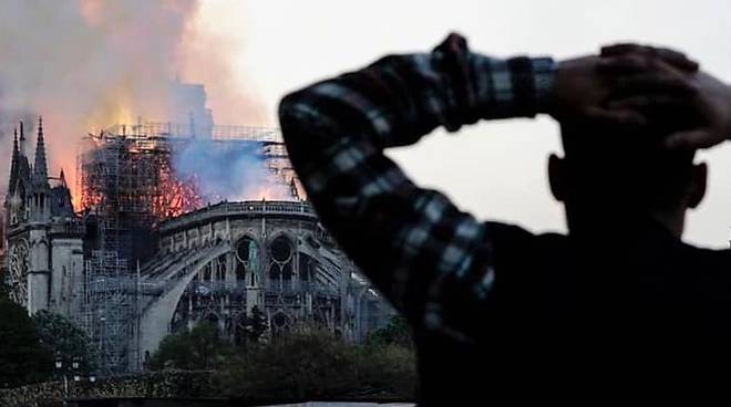 Notre-Dame incendio - Leggilo