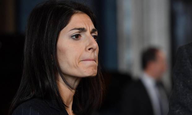 Virginia Raggi abuso d'ufficio - Leggilo