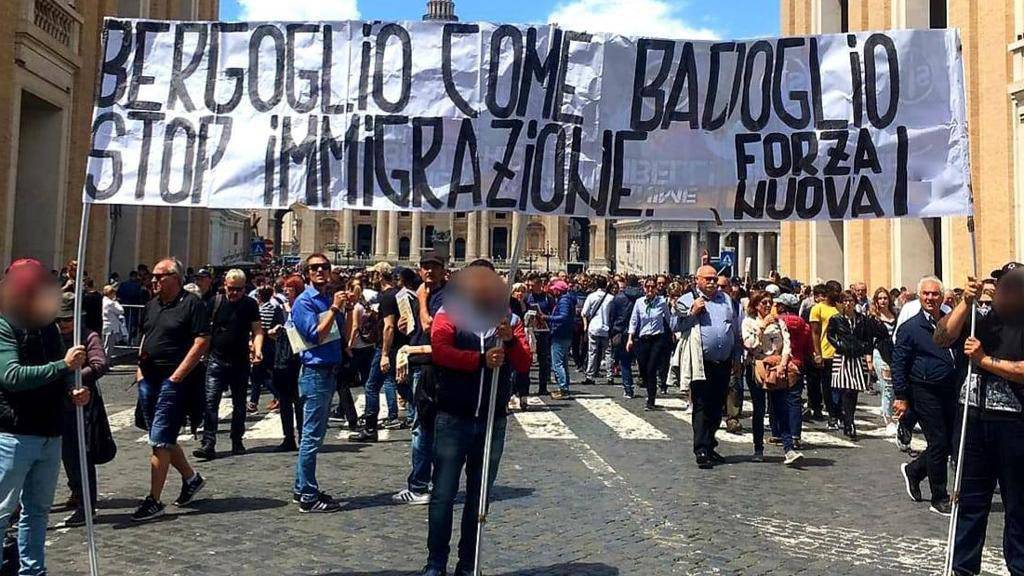 Forza Nuova contro Papa Francesco - Leggilo