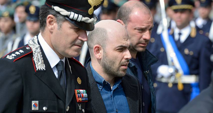 Saviano scorta Salvini - Leggilo