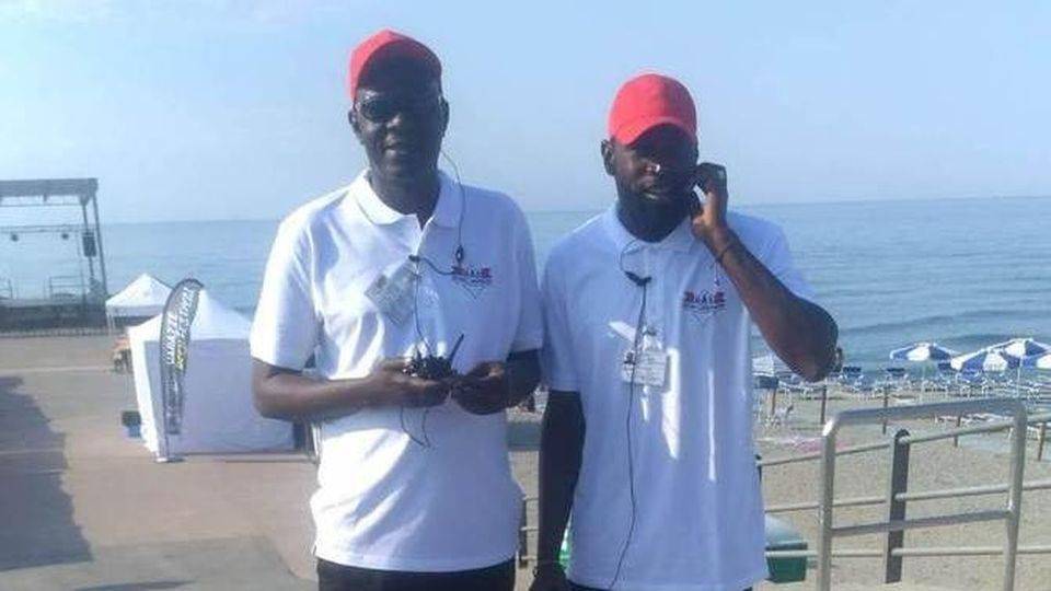 Vigilantes africani per controllare le spiagge - Leggilo
