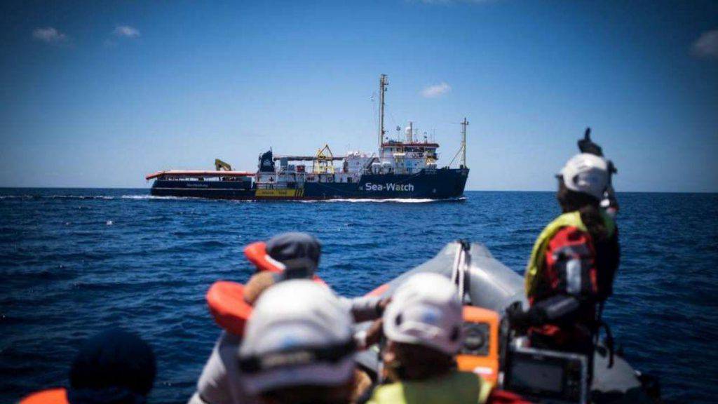 Sea Watch migrante sbarcato Lampedusa - Leggilo