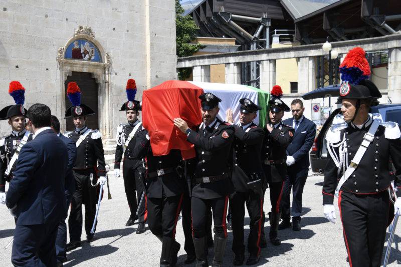 Funerale Emanuele Anzini - Leggilo