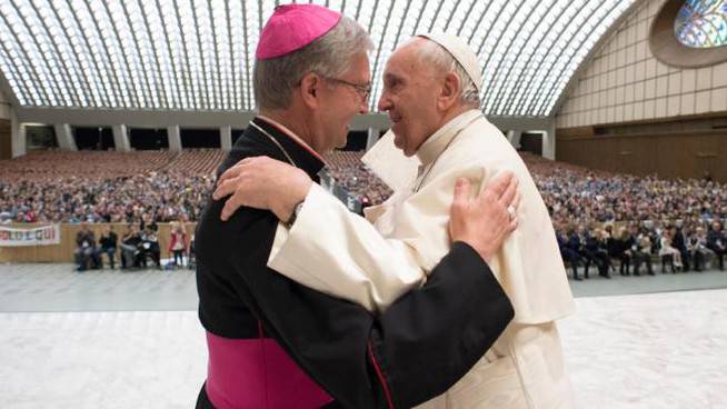 Il Vescovo di Brescia e Papa Francesco - Leggilo