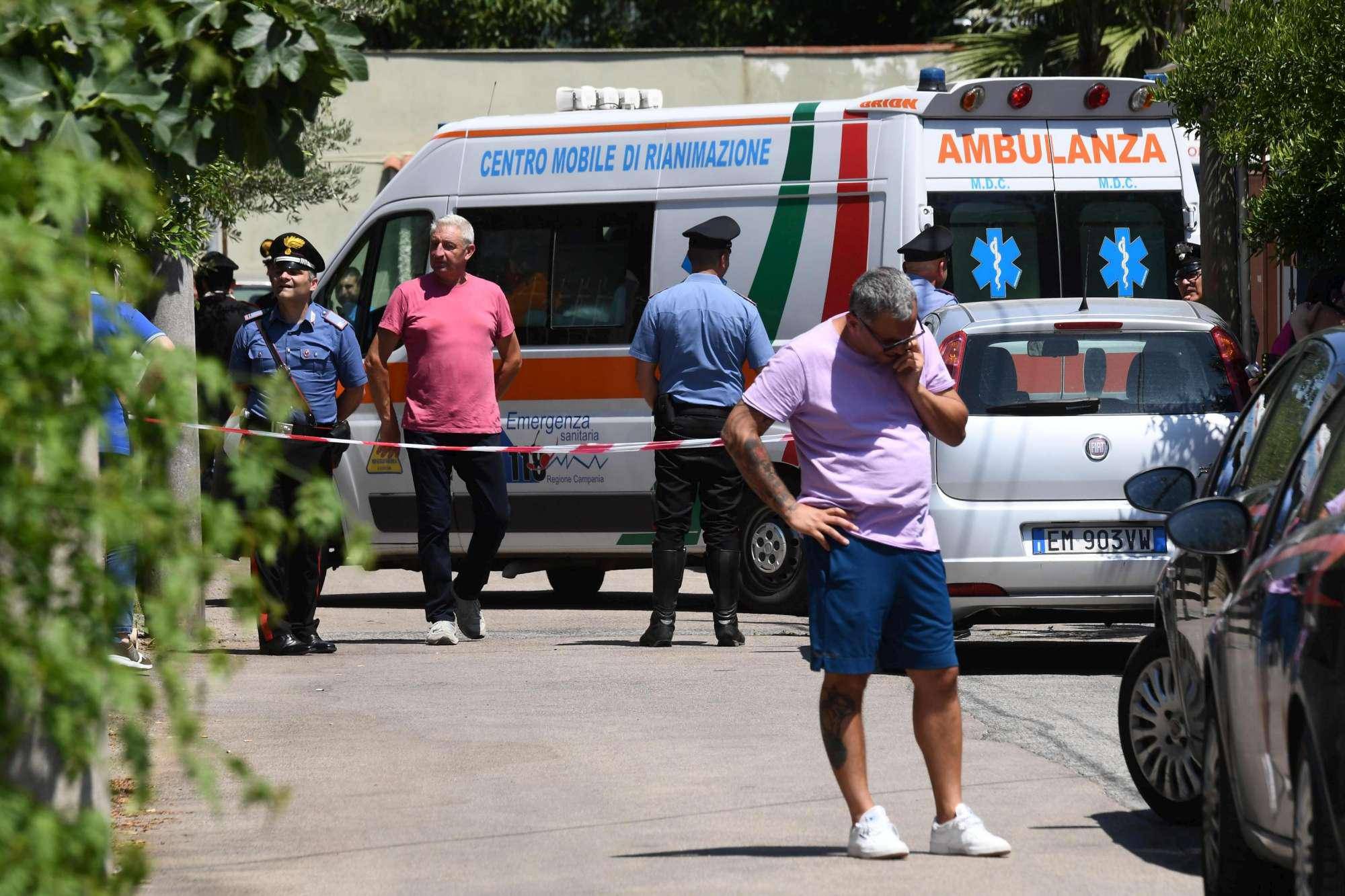 Napoli padre lancia la figlia dal balcone - Leggilo