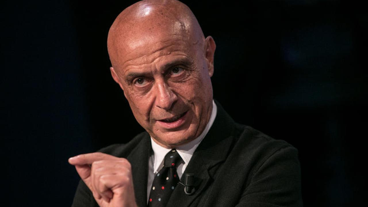 Marco Minniti immigrazione - Leggilo