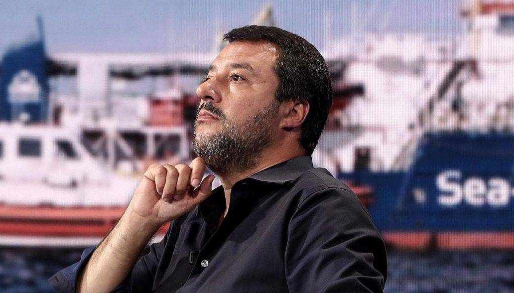 Immigrati Matteo Salvini autorizzati a sbarcare nave Guardia Costiera Gregoretti vietato imbarcazione Alan Kurdi indagine Legambiente denunciato reato sequestro di persona - Leggilo