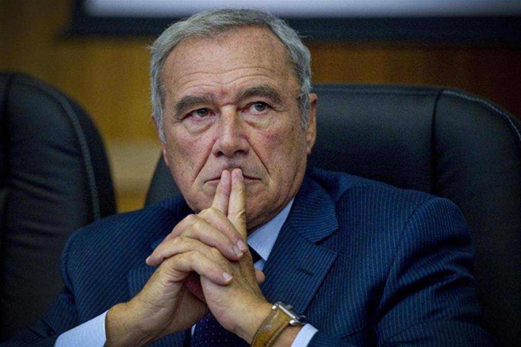 Pietro Grasso americano bendato - Leggilo