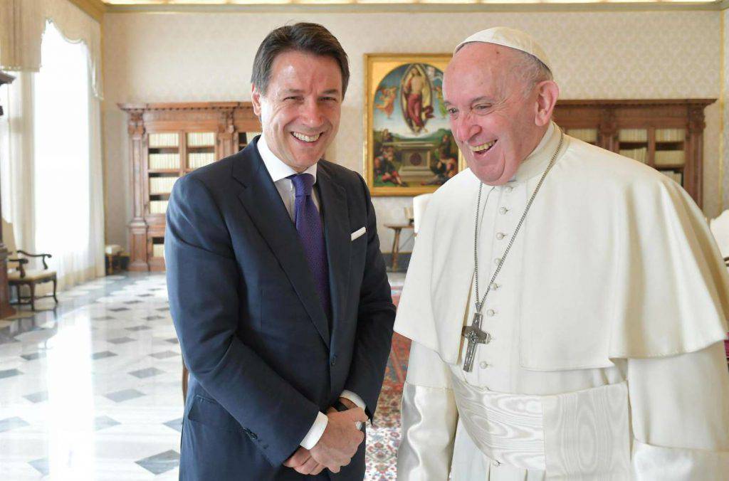 Incontro tra il presidente del Consiglio Giuseppe Conte e Papa Francesco ai funerali del cardinale Achille Silvestrini - Leggilo