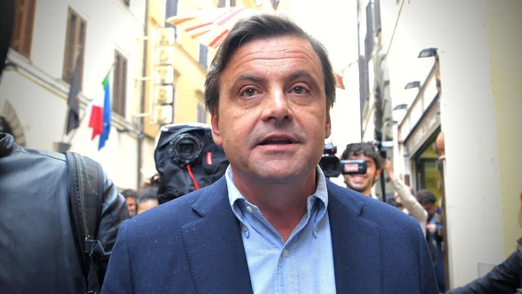 Calenda si dimette - Leggilo