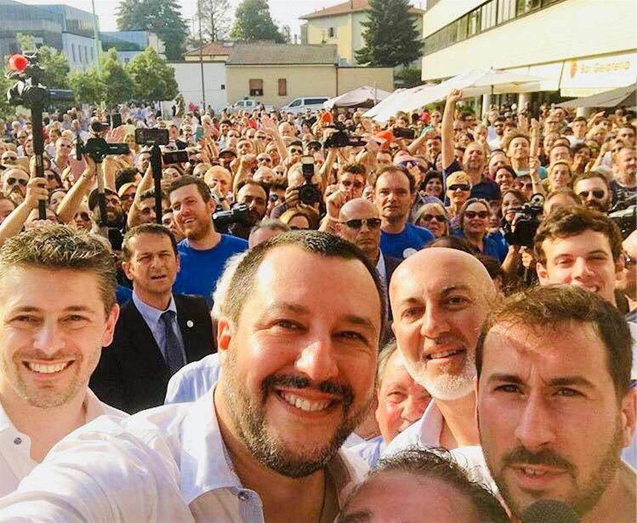 Salvini seguaci crisi governo - Leggilo