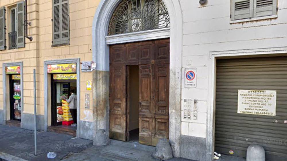 torino violentata androne palazzo - Leggilo