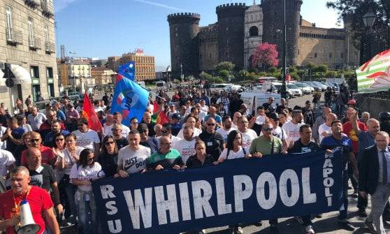 La protesta degli operai Whirlpool Napoli