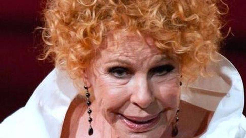 Ornella Vanoni chiedo scusa a Liliana Segre Italia non ha rispetto per dolore - Leggilo