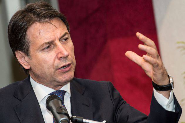 Le "Sardine" incassano l'apprezzamento di Conte: "Guardo con interesse il loro movimento" - Leggilo.org