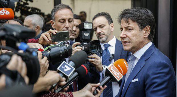 Giuseppe Conte non lascia la politica - Leggilo.Org