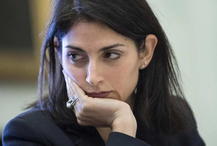 Raggi contro Lega: "Staccate i citofoni"