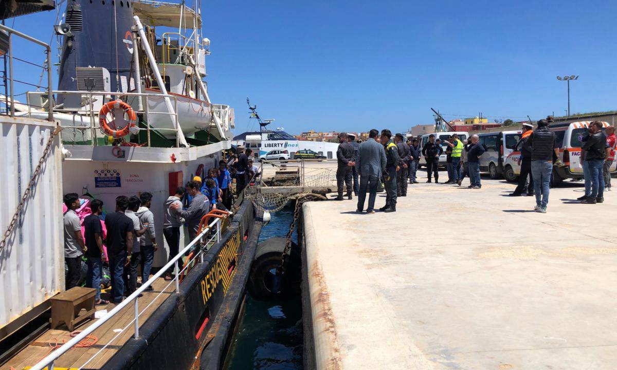 Coroanvirus, il Sindaco Martello di Lampedusa: "Basta sbarchi, chiedo più controlli delle forze dell'ordine" - Leggilo.org