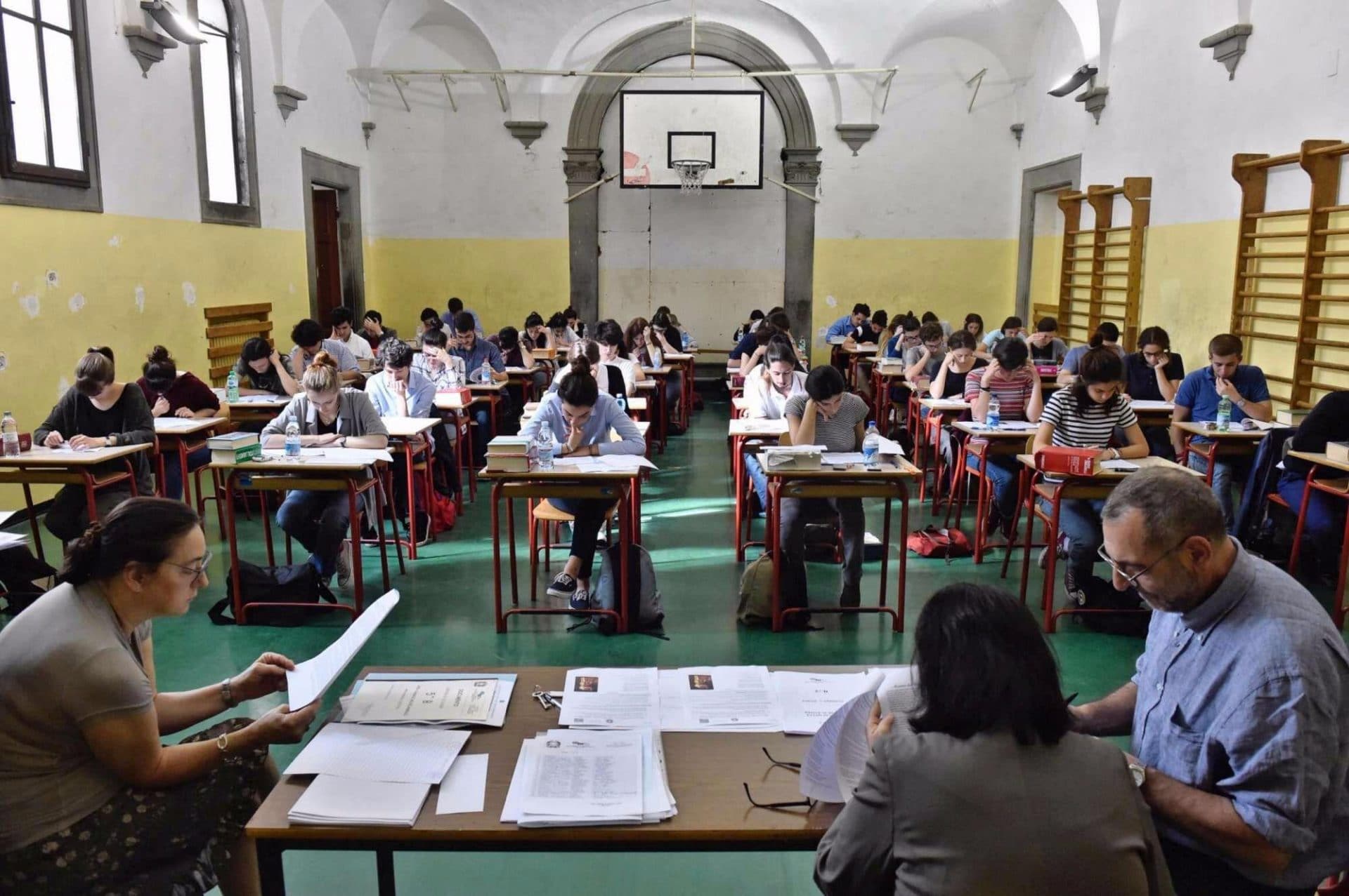 Coronavirus, il Ministro Azzolina pensa ad un cambio per gli esami di maturità - Leggilo.org