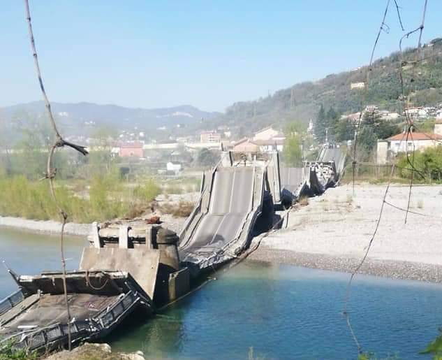 Massa crolla ponte - Leggilo