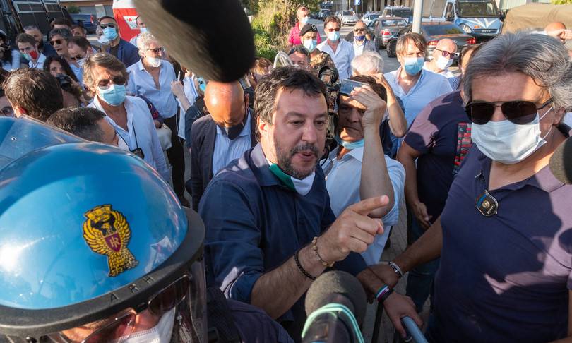 salvini proteste mondragone - Leggilo