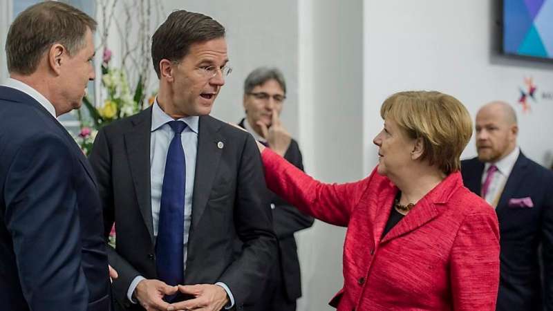 rutte merkel ue - Leggilo