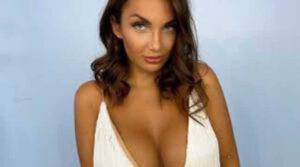 Elettra Lamborghini: è indecisa su cosa fare a 4 giorni dal matrimonio!