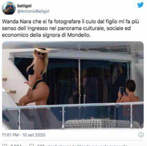 Wanda Nara fa fotografare al figlio il suo lato B: il web si scatena!