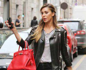 Belen Rodriguez: lite furiosa a Milano con alcuni paparazzi!