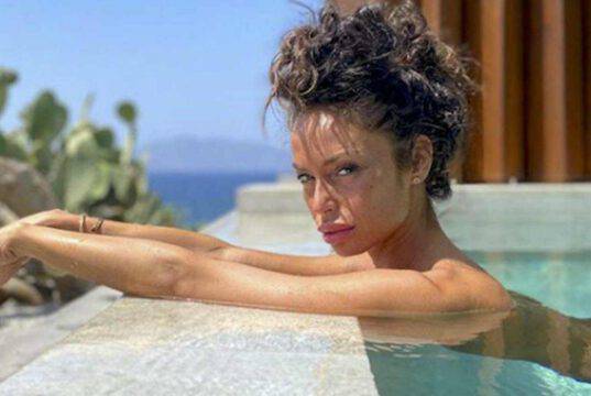 Raffaella Fico fa impazzire i follower: il post su IG è da perdere il fiato Raffaella Fico fa impazzire i follower: il post su IG è da perdere il fiato