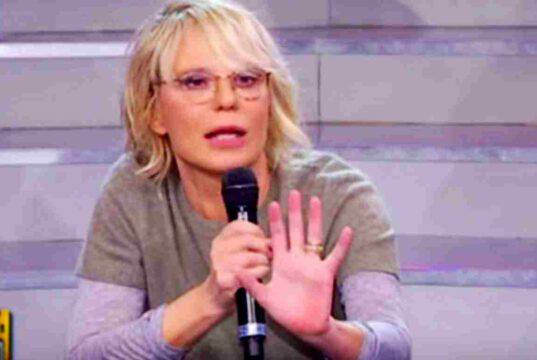 Maria De Filippi si scaglia contro un cavaliere: “…Non puoi fare il santo!” Maria De Filippi si scaglia contro un cavaliere: “…Non puoi fare il santo!”