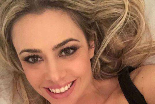 Martina Stella, lo spacco è da capogiro: la foto su IG fa il pieno di like Martina Stella, lo spacco è da capogiro: la foto su IG fa il pieno di like