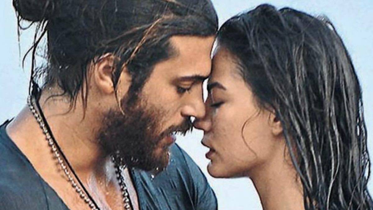 Can Yaman e Demet Ozdemir arriva la confessione: "Lui è importante per me!"