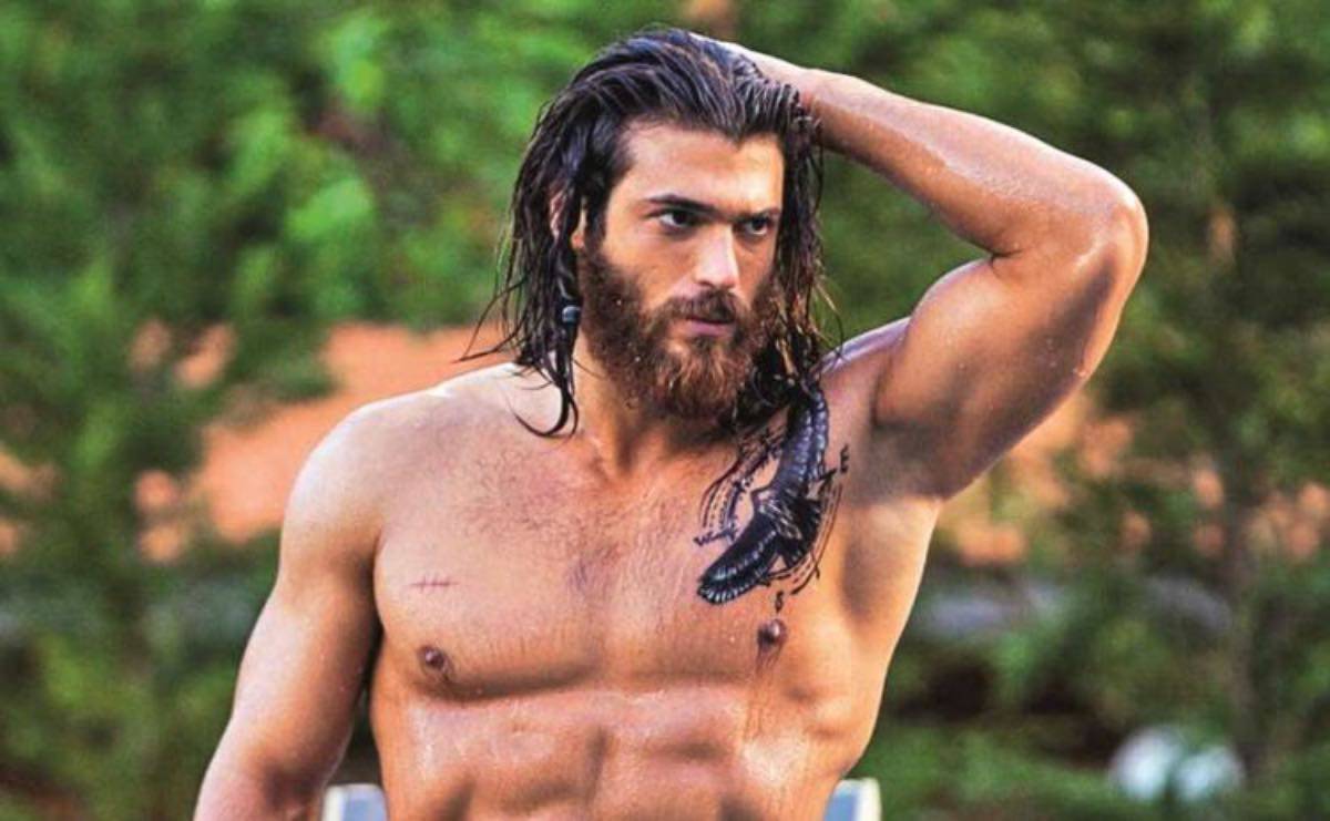 Can Yaman: la prima foto in Italia è da togliere il fiato-FOTO