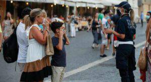 Mascherina obbligatoria all'aperto: è arrivata la conferma!