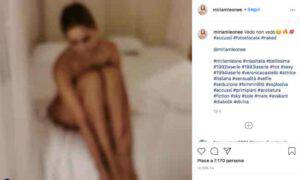 Miriam Leone: senza veli sul letto è da togliere il fiato-FOTO