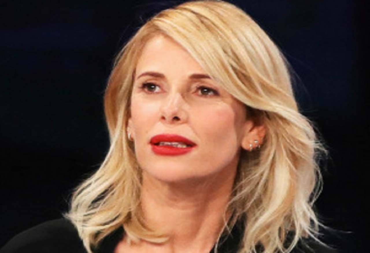 Alessia Marcuzzi sconvolge il web con un post bollente: “Si vede tutto” Alessia Marcuzzi sconvolge il web con un post bollente: “Si vede tutto”