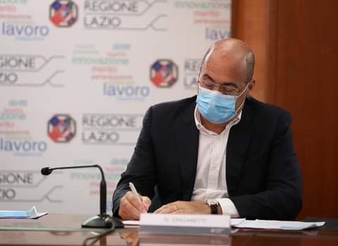 Coronavirus: a Roma 5 ore per il tampone e anziani abbandonati tutta la notte in ambulanza Coronavirus: a Roma 5 ore per il tampone e anziani abbandonati tutta la notte in ambulanza