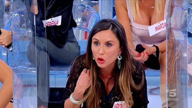 Lei è Fidanzata Ma Le Piaccio