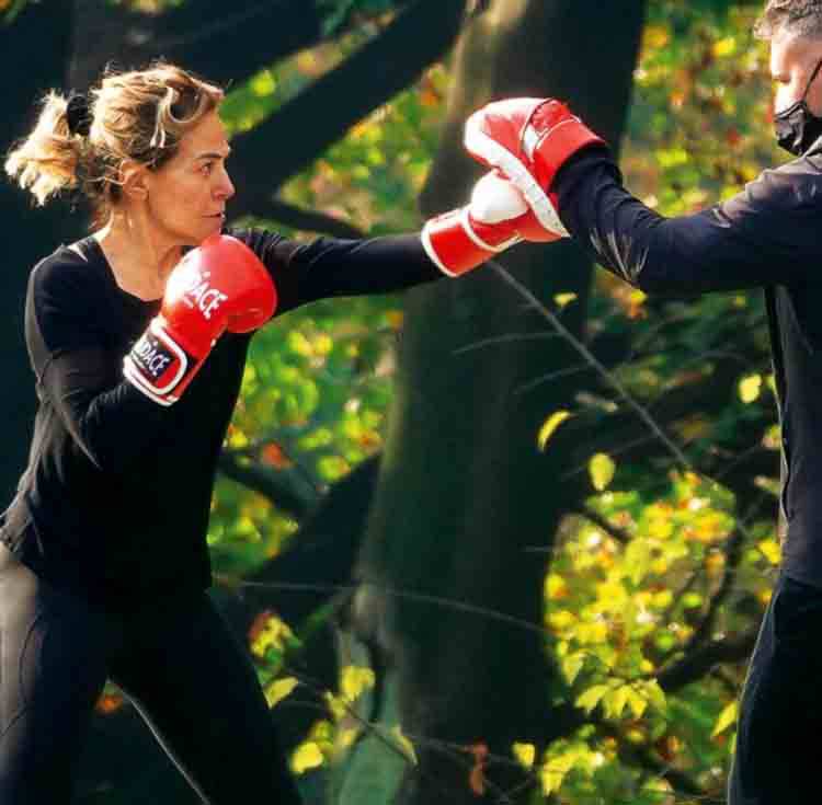 barbara d'urso al parco con personal trainer 