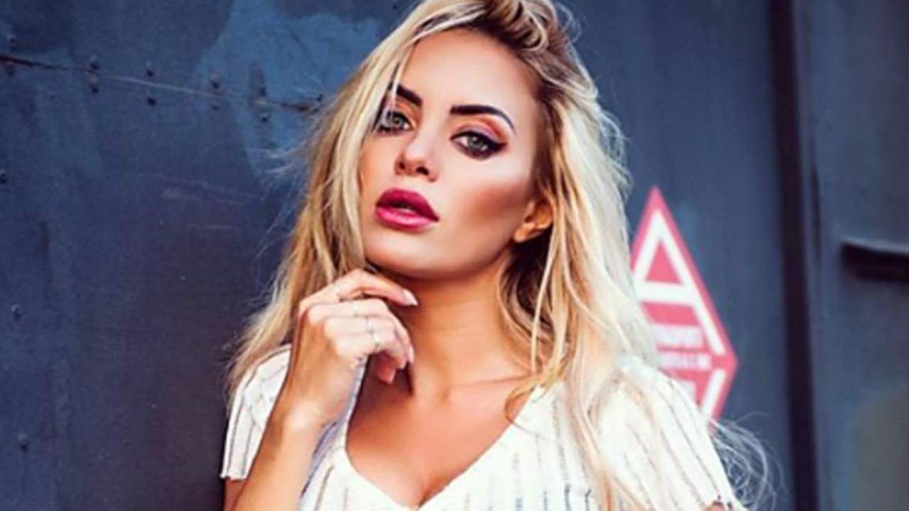 Elena Morali, il risveglio è da capogiro e dell’intimo nessuna traccia: “Spettacolo”