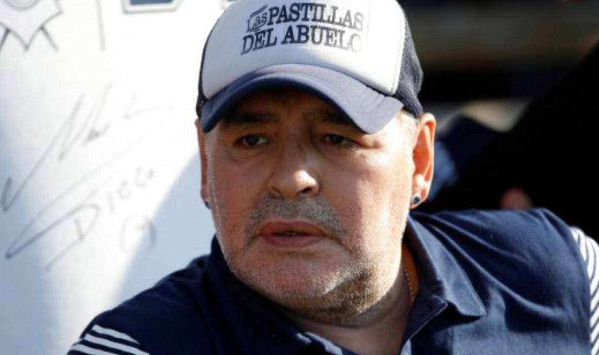 “E’ morto Diego Armando Maradona”, l’annuncio del Clarin: mondo col fiato sospeso “E’ morto Diego Armando Maradona”, l’annuncio del Clarin: mondo col fiato sospeso