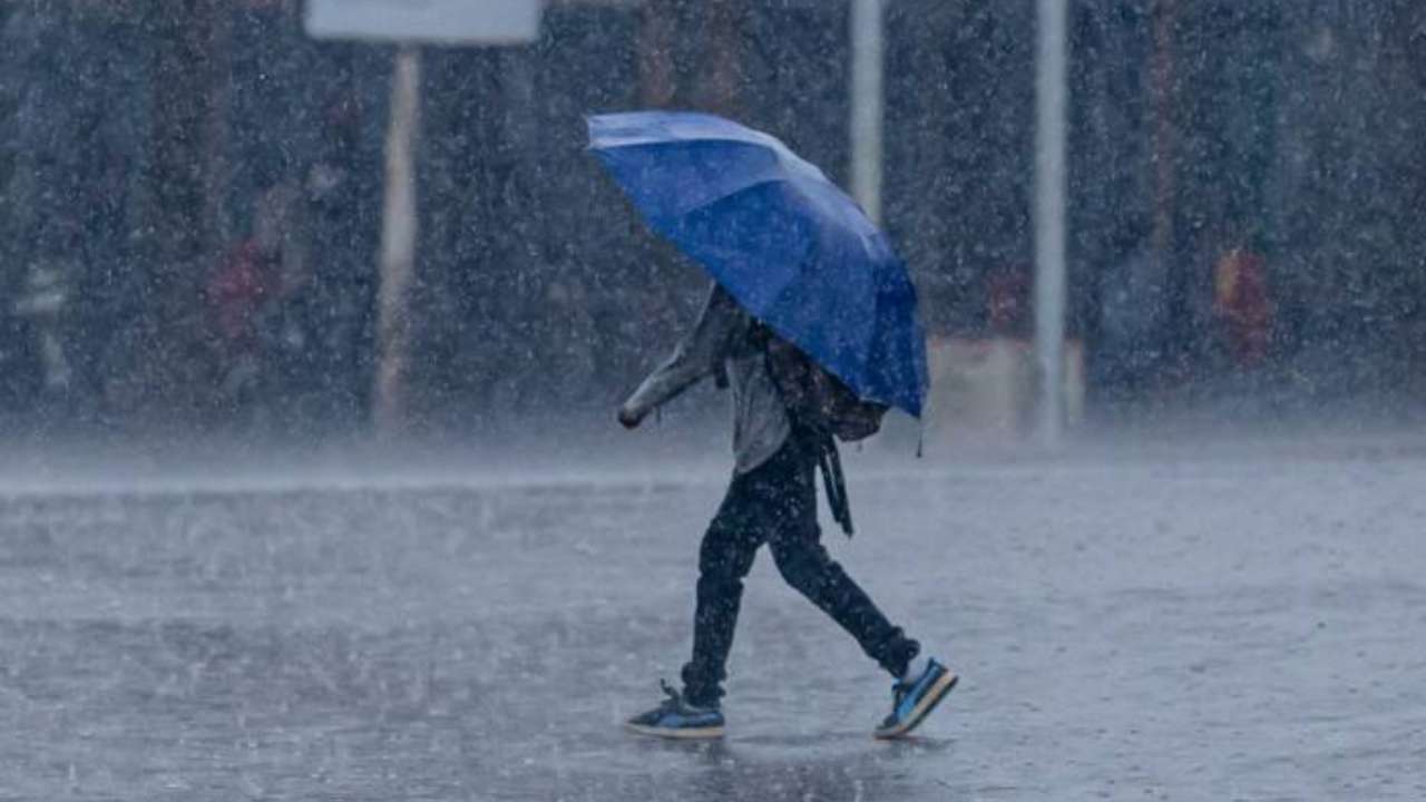 Meteo oggi venerdì 27 novembre: attenzione a nebbie e maltempo, novità non piacevoli Meteo oggi venerdì 27 novembre: attenzione a nebbie e maltempo, novità non piacevoli