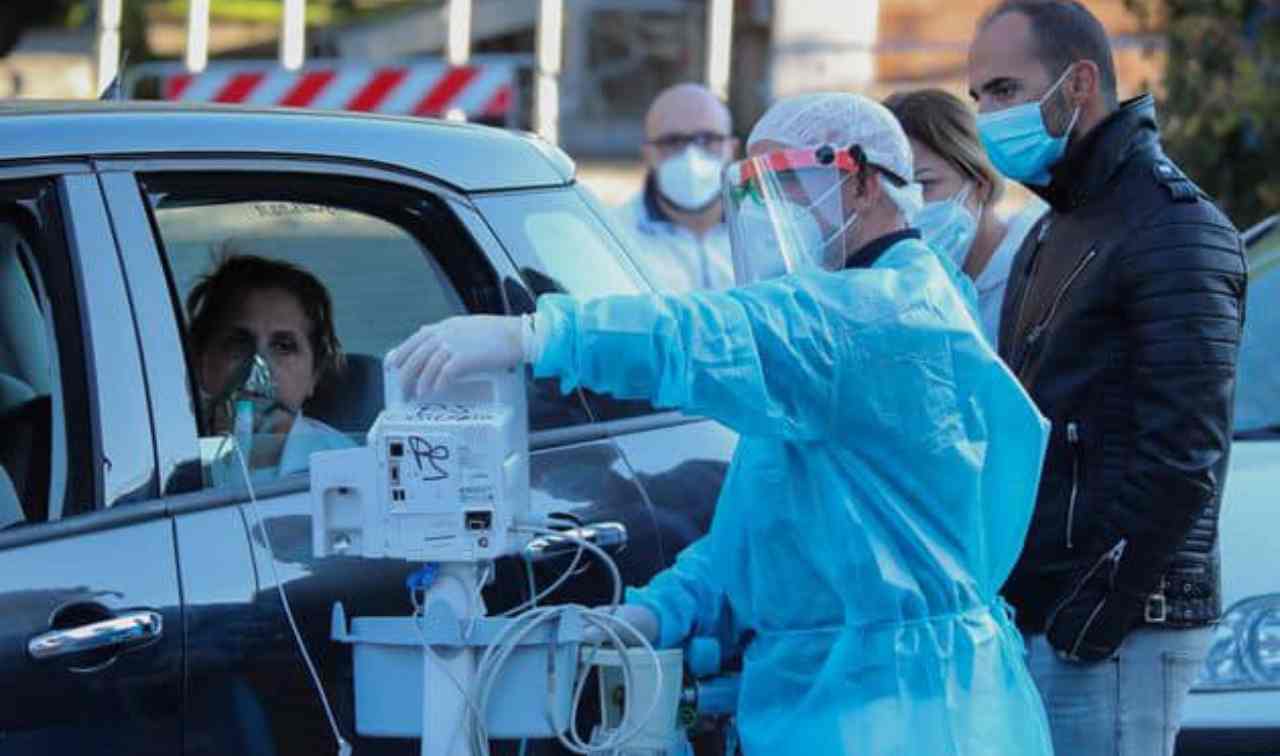 Napoli, ospedali al collasso