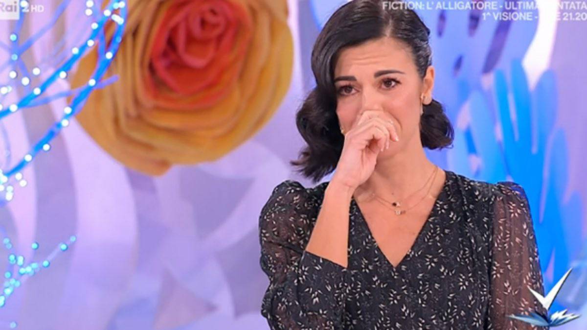 Bianca Guaccero scoppia in lacrime durante la diretta: "E' un periodo particolare"