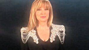 Milly Carlucci rivela qualcosa di "strano" sul programma "Il cantante mascherato"